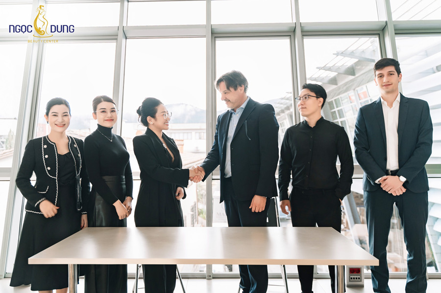 Chuyến tu nghiệp tại Châu Âu của đội ngũ chuyên gia, bác sĩ Hệ thống TMV Ngọc Dung