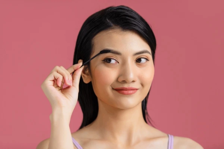 Cách tỉa và kẻ chân mày kiếm mi Cách tỉa và kẻ chân mày kiếm mi