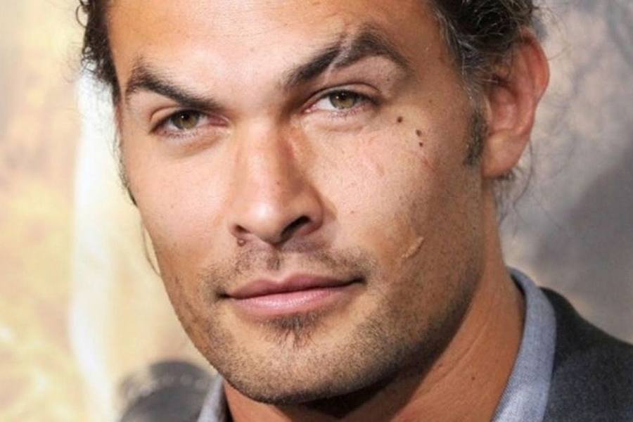 Tướng mày có vết vằn, bị đứt khúc Tướng mày có vết vằn, bị đứt khúc