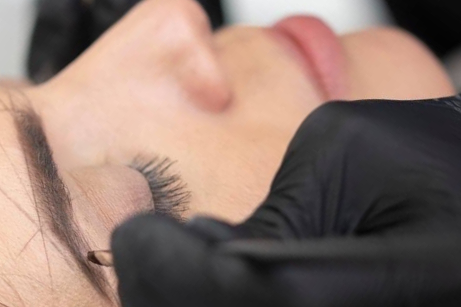 Vẽ chân mày cải thiện tướng lông mày phụ nữ xấu Vẽ chân mày cải thiện tướng lông mày phụ nữ xấu