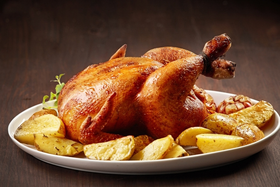 ăn thịt gà có thể ảnh hưởng đến quá trình lành môi sau phun