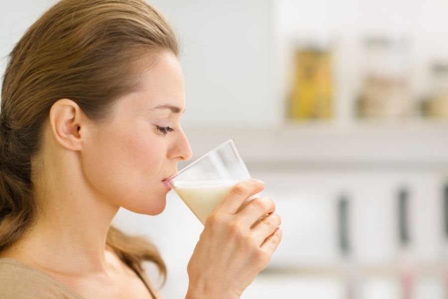 Nên uống bột sắn dây một tiếng sau bữa trưa hoặc vào buổi tối