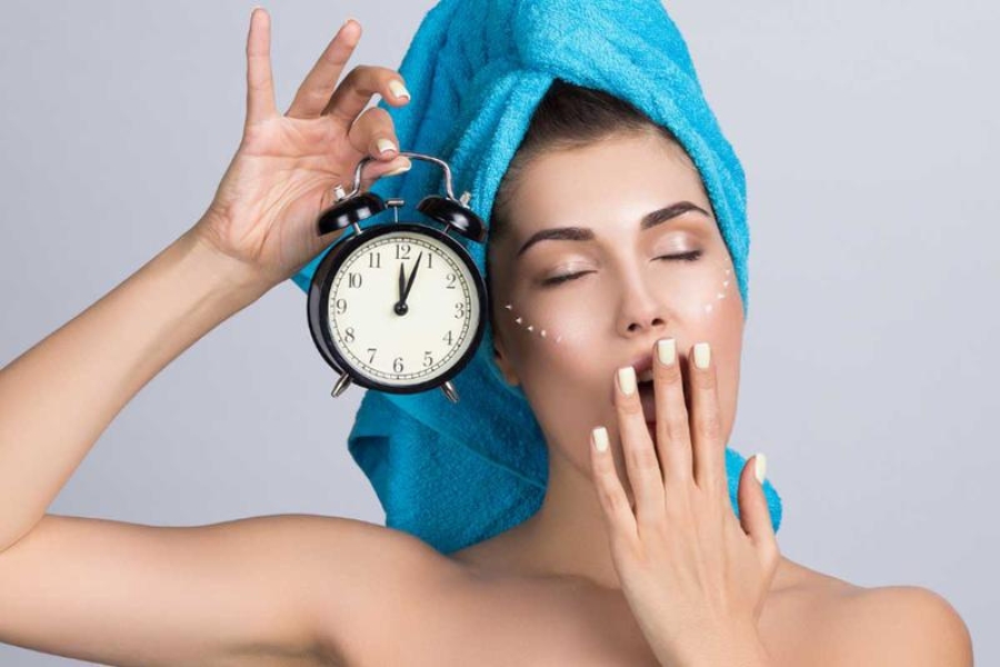 Không nên bôi kem chống nắng ban đêm Không nên bôi kem chống nắng ban đêm