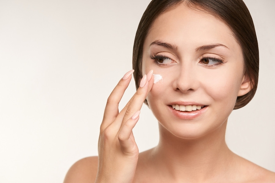 Sử dụng kem chống nắng cho mẹ bầu