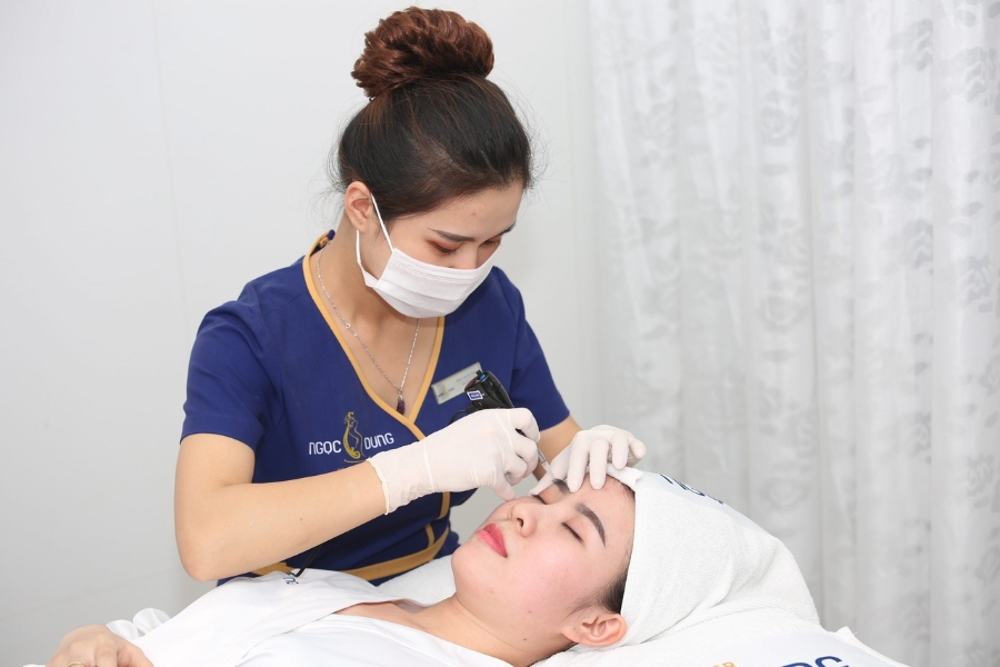 Phun thêu chân mày ở đâu đẹp, lên màu tự nhiên, bền màu? Phun thêu chân mày ở đâu đẹp, lên màu tự nhiên, bền màu?