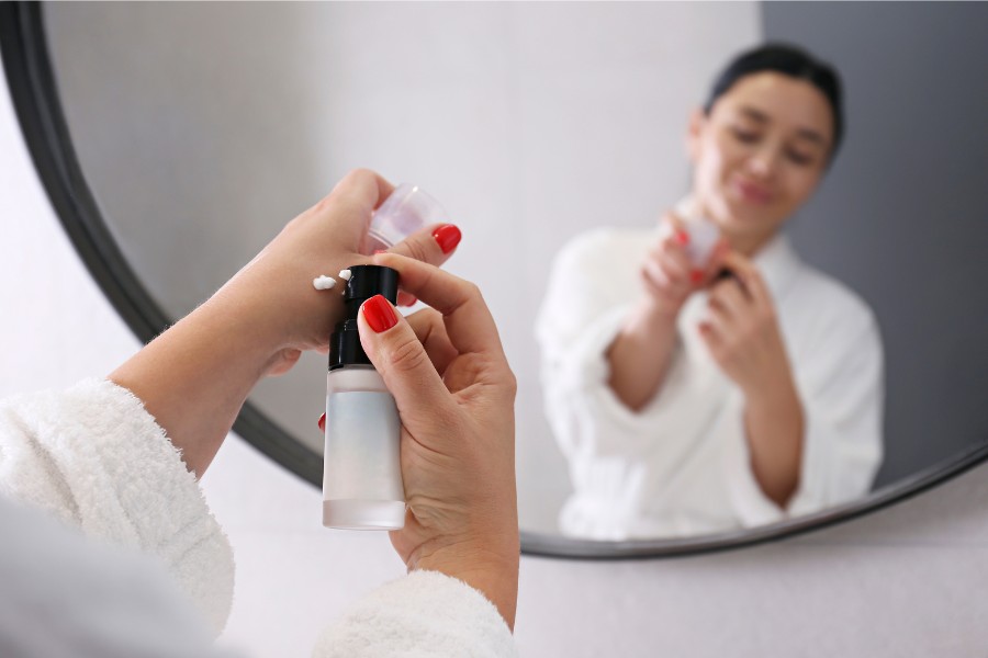 nếp nhăn cổ do chăm sóc da cổ sai cách