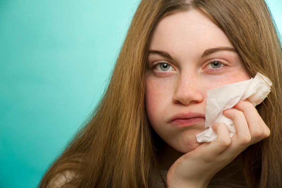 Dị ứng mỹ phẩm là một trong những nguyên nhân gây ra tình trạng bị ngứa mặt mà nhiều chị em gặp phải Dị ứng mỹ phẩm là một trong những nguyên nhân gây ra tình trạng bị ngứa mặt