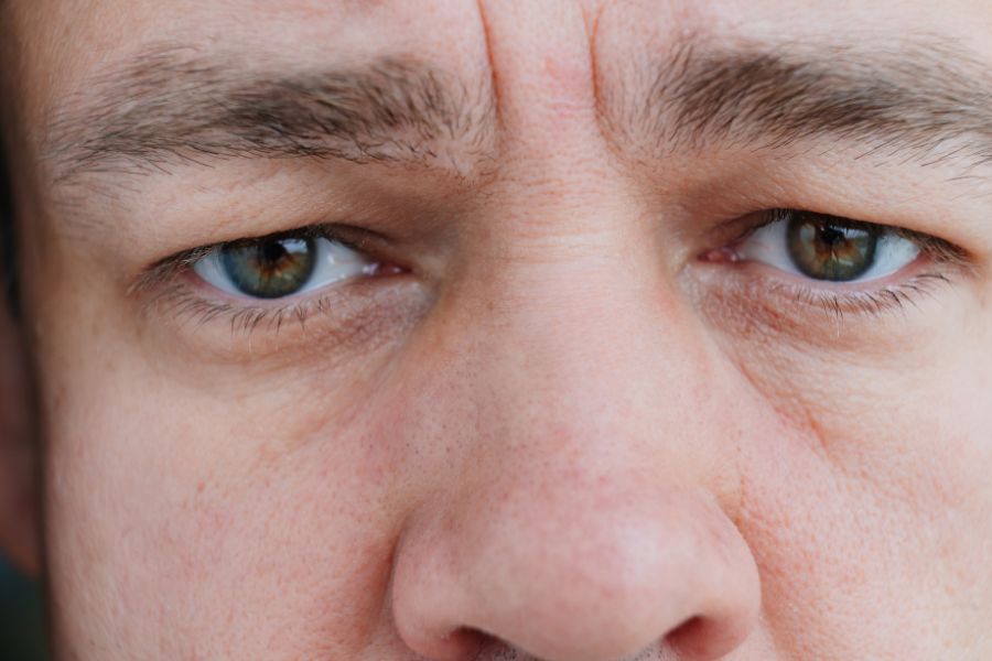 Đàn ông có lông mày rậm mảnh thường ghét sự gò bó, khuôn khổ Đàn ông có lông mày rậm mảnh thường ghét sự gò bó, khuôn khổ