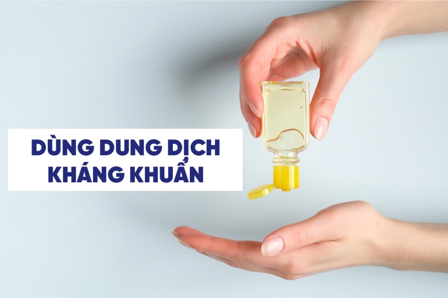 Việc sử dụng dung dịch kháng khuẩn sau bước làm sạch da là rất quan trọng