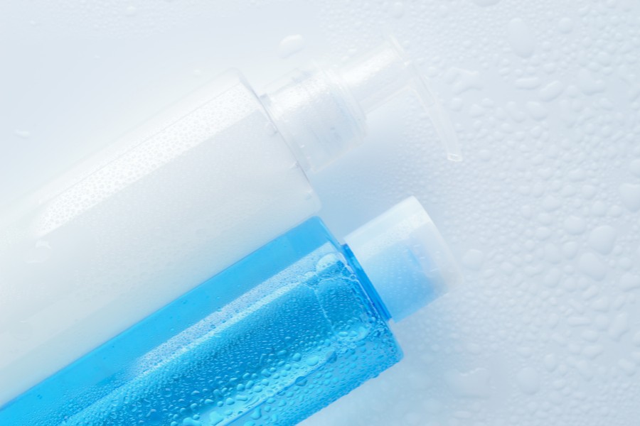 tẩy trang và rửa mặt đều là bước không thể bỏ qua trong quy trình làm sạch da