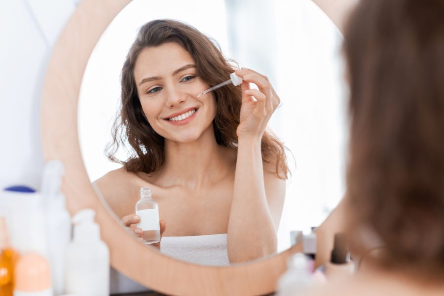 dùng serum dưỡng da