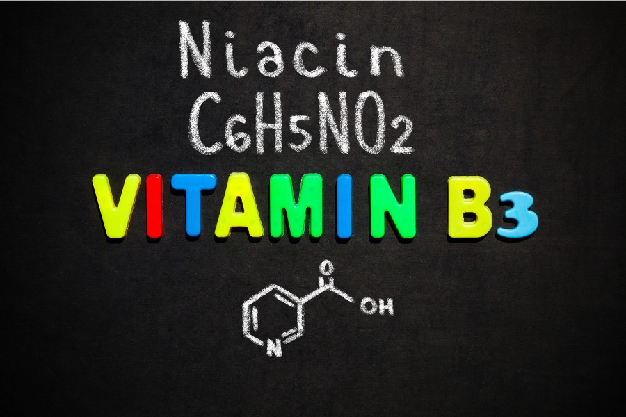 Thiếu vitamin B3 khiến gót chân trở nên khô ráp nứt nẻ Thiếu vitamin B3 khiến gót chân trở nên khô ráp nứt nẻ