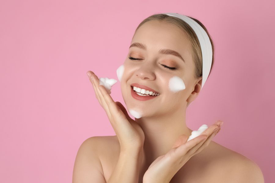 Double cleansing có thực sự cần thiết không? Điều này phụ thuộc vào tình trạng da của bạn Double cleansing có thực sự cần thiết không