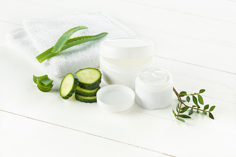 mặt nạ nha đam và nước ép dưa leo