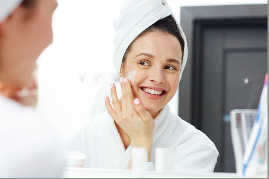 sử dụng kem dưỡng ẩm