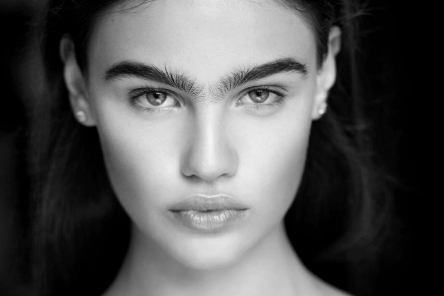 Lông mày giao nhau là một trong những chân mày phong thủy không tốt Lông mày giao nhau là một trong những chân mày phong thủy không tốt