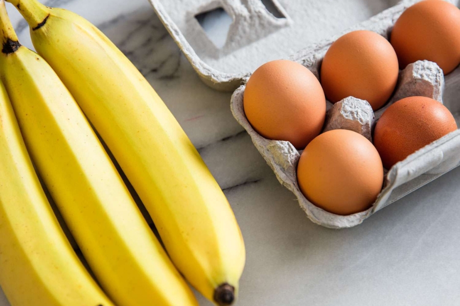 Nâng tông da với mặt nạ từ chuối và trứng gà Nâng tông da với mặt nạ từ chuối và trứng gà