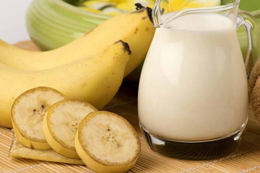 Dưỡng sáng da với mặt nạ chuối với sữa tươi Dưỡng sáng da với mặt nạ chuối với sữa tươi