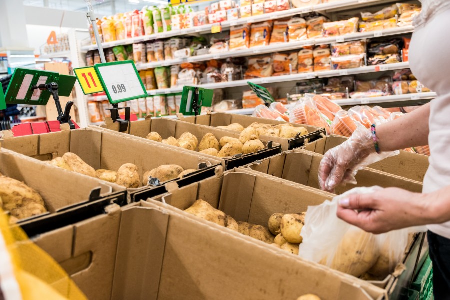 Nên lựa chọn những củ khoai tây tránh bị mọc mầm để làm mặt nạ