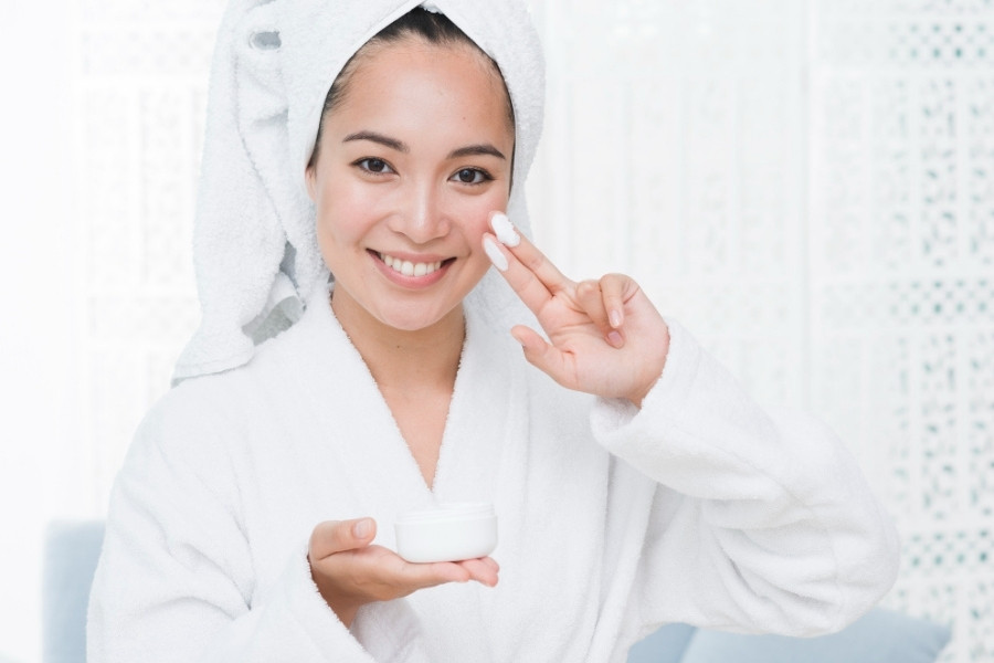 Những sản phẩm kem dưỡng chứa vitamin A có khả năng nuôi dưỡng làn da sáng khỏe Những sản phẩm kem dưỡng chứa vitamin A có khả năng nuôi dưỡng làn da sáng khỏe