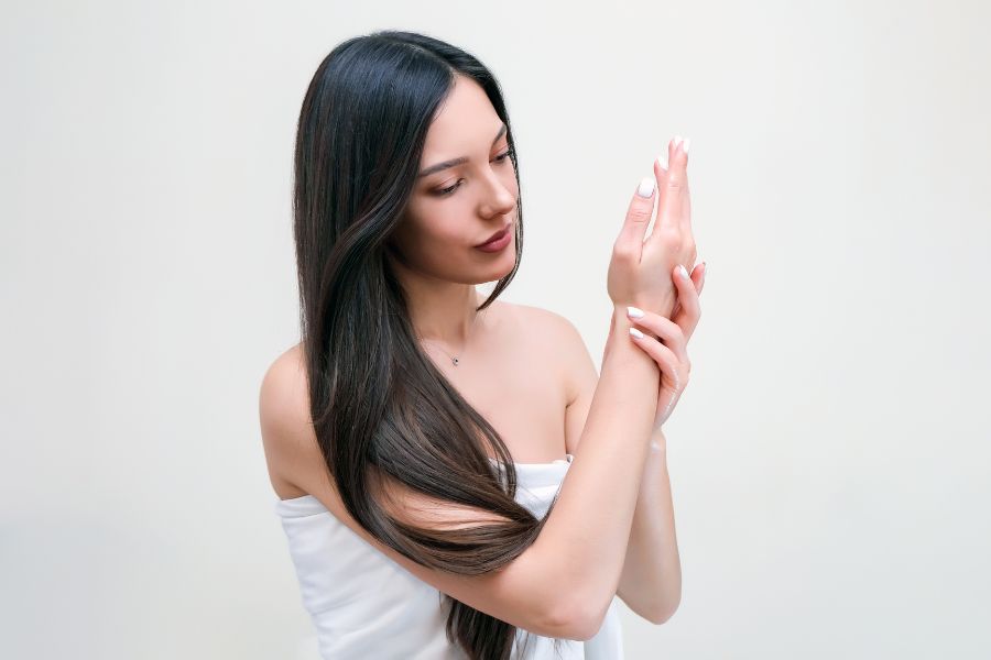 Cần chăm sóc làn da đúng cách để hạn chế tình trạng nổi mụn tay