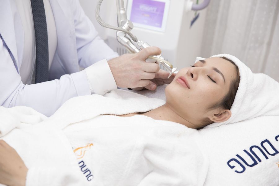 Nguyên nhân khiên da mỏng và cách phục hồi da mỏng yếu 3 Chăm sóc và phục hồi nền da mỏng yếu bằng công nghệ cao tại Ngọc Dung beauty