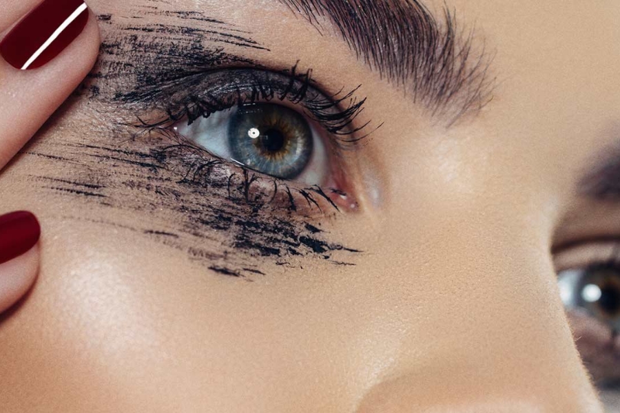 Tác hại của xịt khoáng là làm trôi lớp trang điểm khi sử dụng không đúng cách