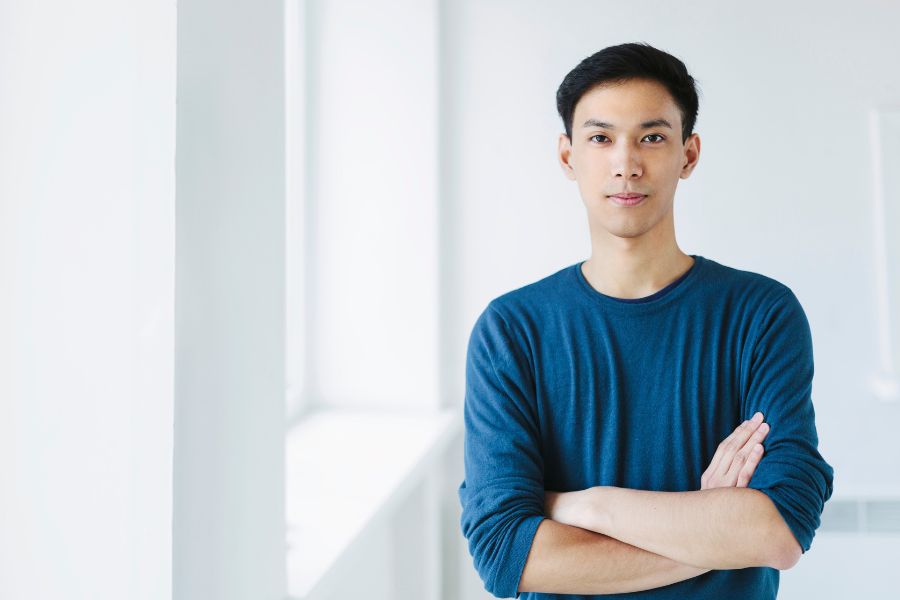 Đàn ông có lông mày cách xa nhau thường có khiếu ăn nói, nhưng đôi khi lại không được tin cậy Đàn ông có lông mày cách xa nhau thường có khiếu ăn nói, nhưng đôi khi lại không được tin cậy