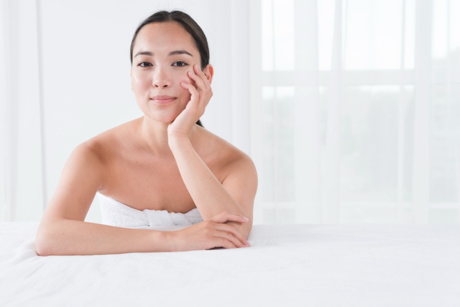 Vitamin B3 còn có khả năng thu nhỏ lỗ chân lông và giữ ẩm cho da hiệu quả