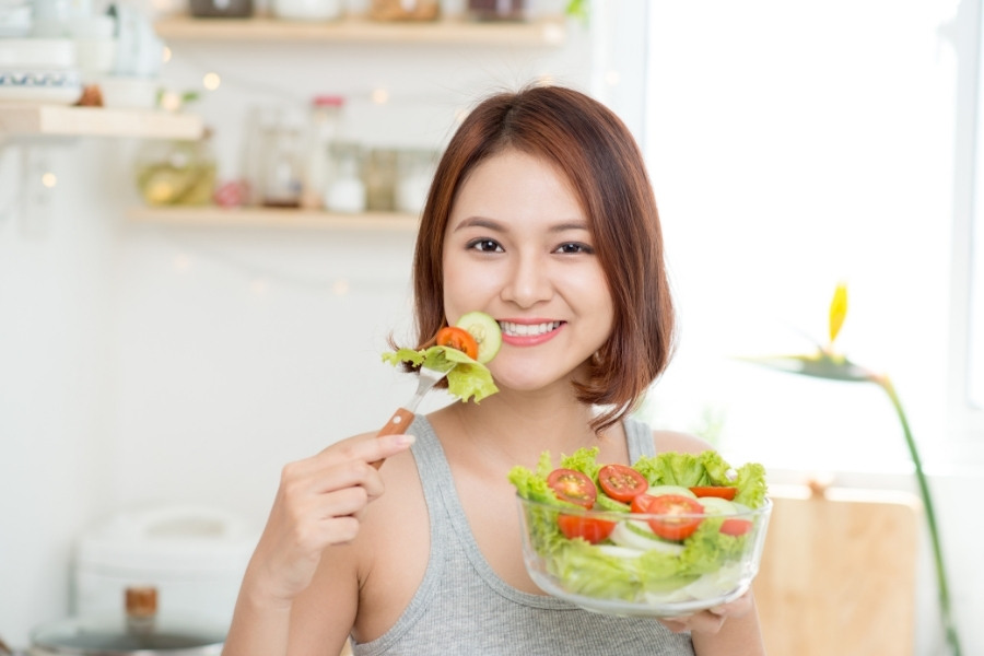 Chị em đang có kinh nguyệt có xăm môi được không? 2 bị hành kinh có phun môi được không