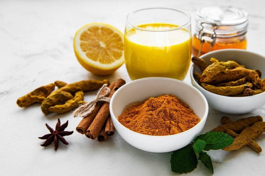 Những lưu ý khi uống tinh bột nghệ làm đẹp da