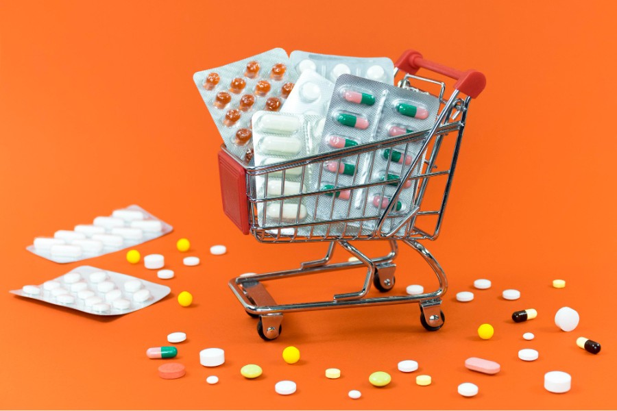 Do ảnh hưởng của thuốc làm ria mép nữ mọc rậm