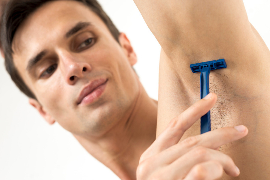 Rậm lông nam do triệt lông không đúng cách