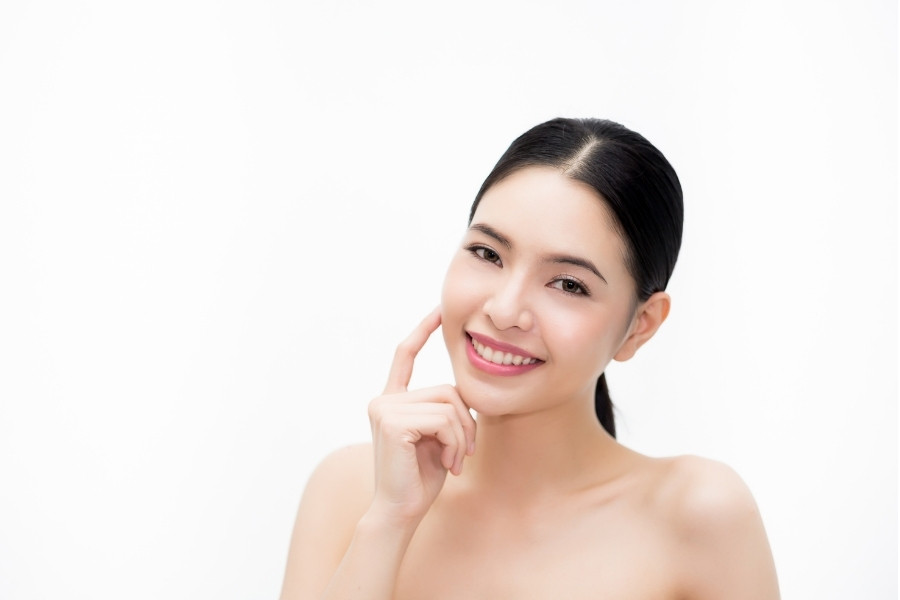 Cách massage mặt đúng cách giúp da thêm tươi trẻ và săn chắc 2 width=