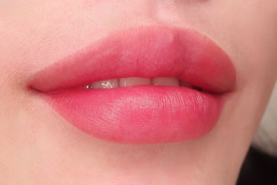 Chị em đang có kinh nguyệt có xăm môi được không? 4 Môi căng mọng, tự nhiên, mịn màng đẹp chuẩn Hàn Quốc