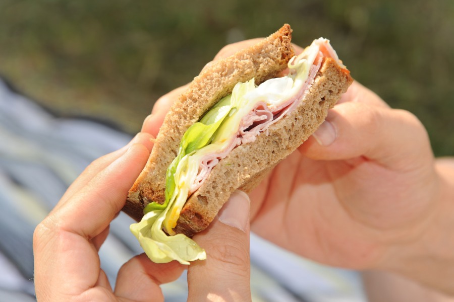 Những điều cần lưu ý khi ăn bánh mì sandwich