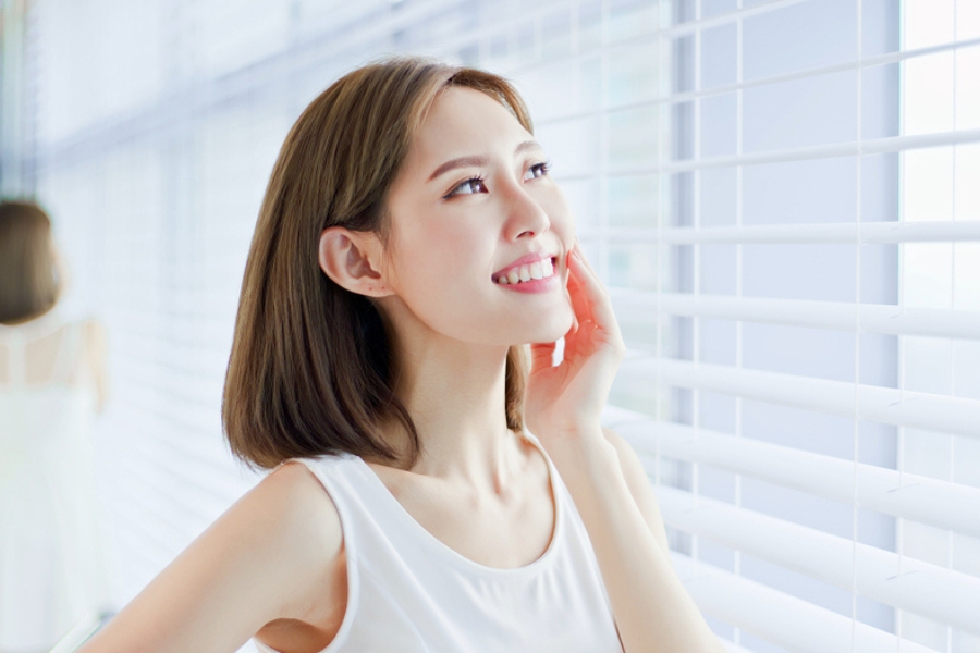 Thoa kem chống nắng ngay cả khi ở nhà Thoa kem chống nắng ngay cả khi ở nhà