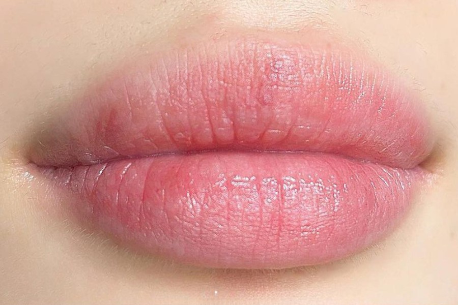 phun xăm bị nhạt lòng môi phải làm sao