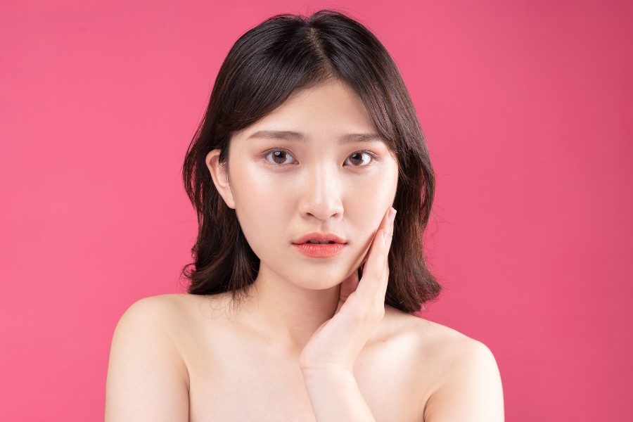 Rửa mặt bằng sữa tươi không đường dưỡng ẩm cho da 