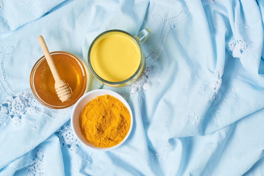 uong nghe voi mat ong dep da