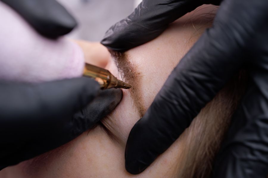 Phun, xăm điêu khắc để sở hữu dáng mày thời thượng và cuốn hút