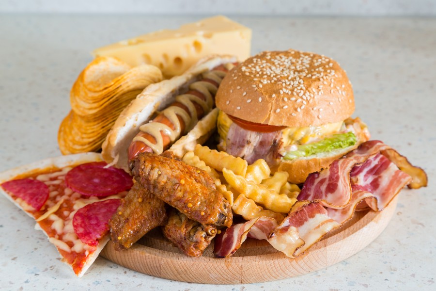 Thực phẩm chứa nhiều dầu mỡ chất béo có thể làm tăng tốc độ oxy hóa trong cơ thể Tránh thực phẩm nhiều chất béo, dầu mỡ