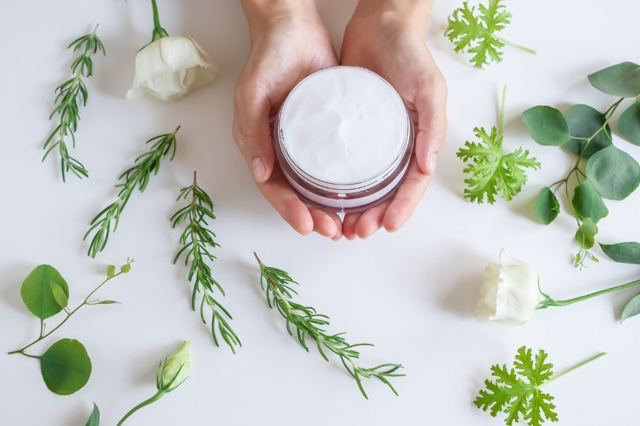 Các thành phần nên tránh khi dưỡng ẩm da dầu