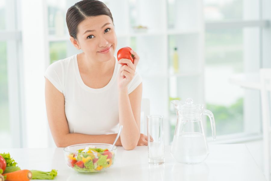 Nên bổ sung những loại thực phẩm tốt cho da như rau củ và trái cây tươi Nên bổ sung những loại thực phẩm tốt cho da như rau củ và trái cây tươi