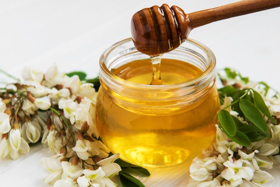 Mật ong tự nhiên không chỉ giúp tăng cường hệ miễn dịch mà còn có khả năng kháng khuẩn
