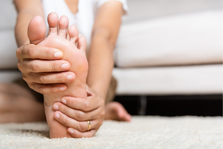 Khi phát hiện da bị kích ứng mẩn đỏ sau khi chà bạn cần ngưng thực hiện ngay lập tức Khi phát hiện da bị kích ứng mẩn đỏ sau khi chà bạn cần ngưng thực hiện ngay lập tức