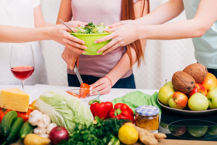 Nên chăm sóc da mùa hè bằng chế độ ăn uống khoa học, bổ sung đầy đủ chất xơ Nên chăm sóc da mùa hè bằng chế độ ăn uống khoa học, bổ sung đầy đủ chất xơ