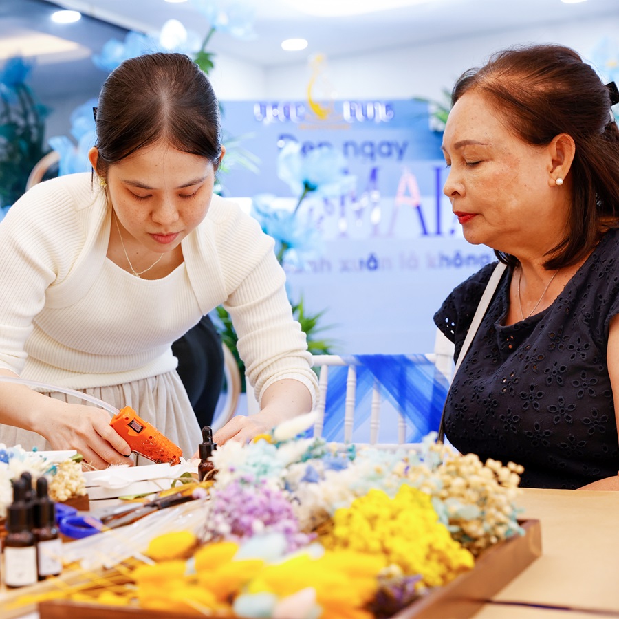 Mừng Quốc tế phụ nữ 8/3 với chiến dịch “Đẹp ngay - Hay để Mai?” 3 Khách hàng tham gia làm xà phòng handmade