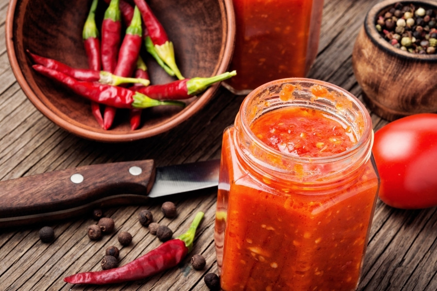 Hạn chế sử dụng các thực phẩm cay nóng Hạn chế sử dụng các thực phẩm cay nóng