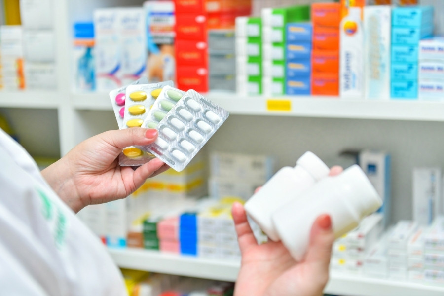 Sử dụng thuốc điều trị tình trạng nổi đỏ Sử dụng thuốc điều trị tình trạng nổi đỏ